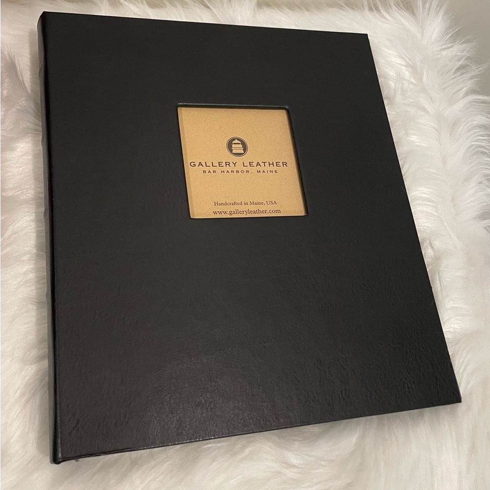 Gallery Leather 3 Ring Binder w/Window and Hubbed Spine. Plastic sleeves. NWOT.